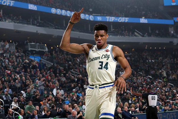 NBA中的租借球員和買斷合同是什么概念？
