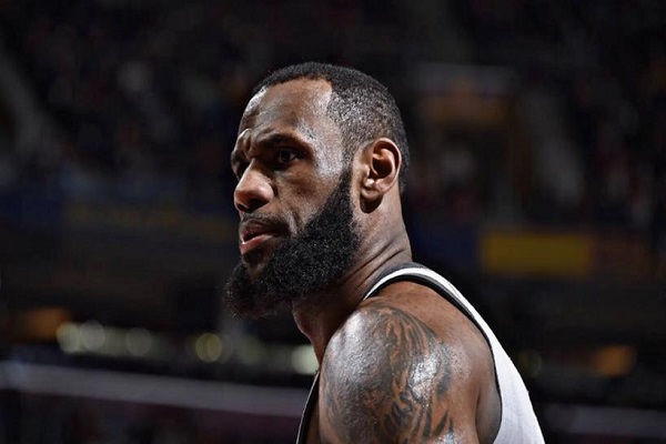 為什么詹姆斯是NBA歷史上最全面的球員之一？